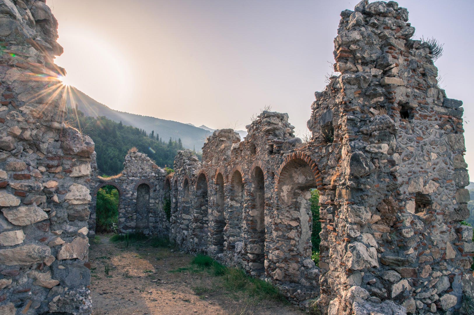 Ghost-town-ruins-in-Mystras,-Greece-shutterstock_700408204